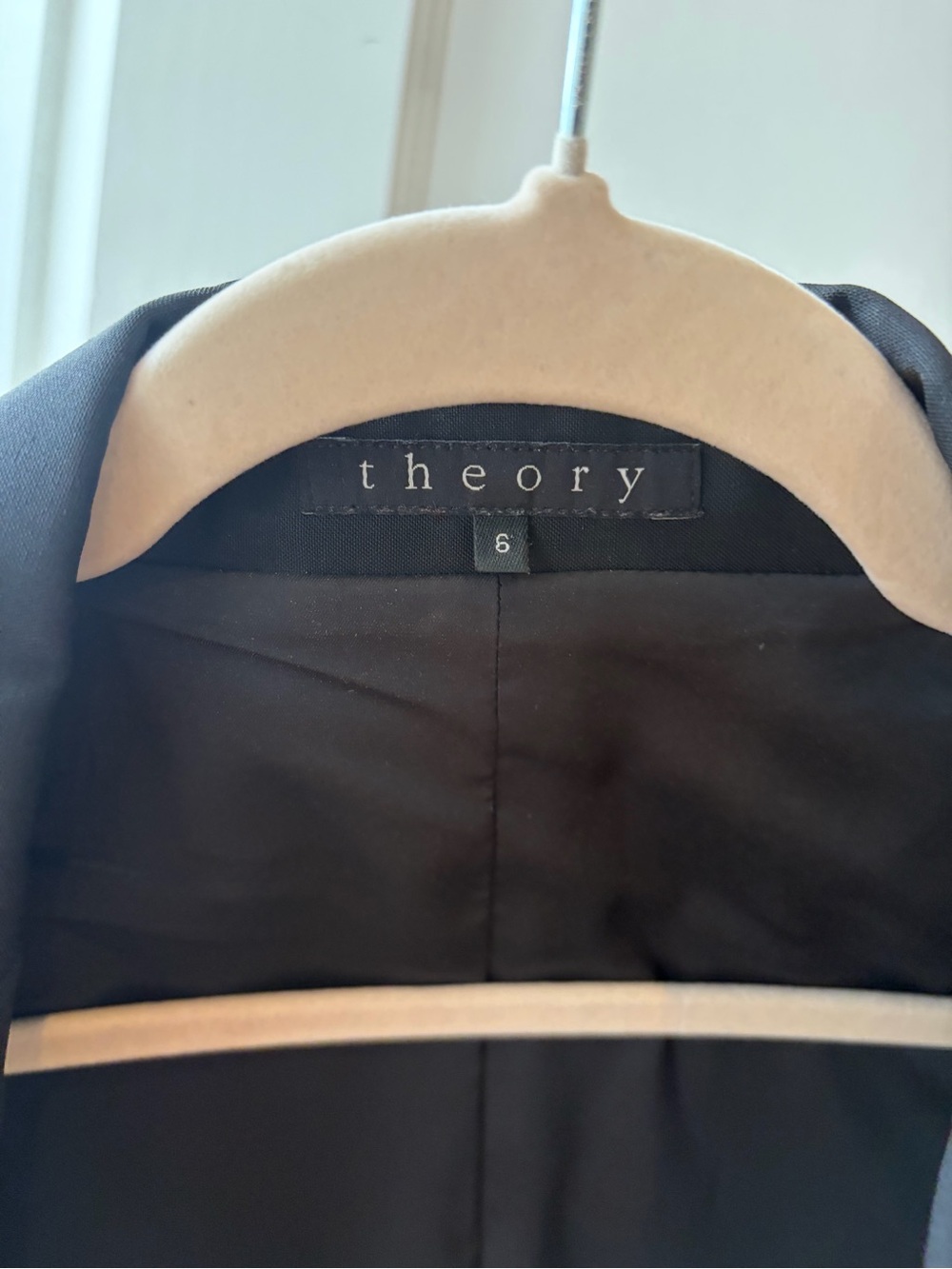 Theory suit - Picture 2 of 5